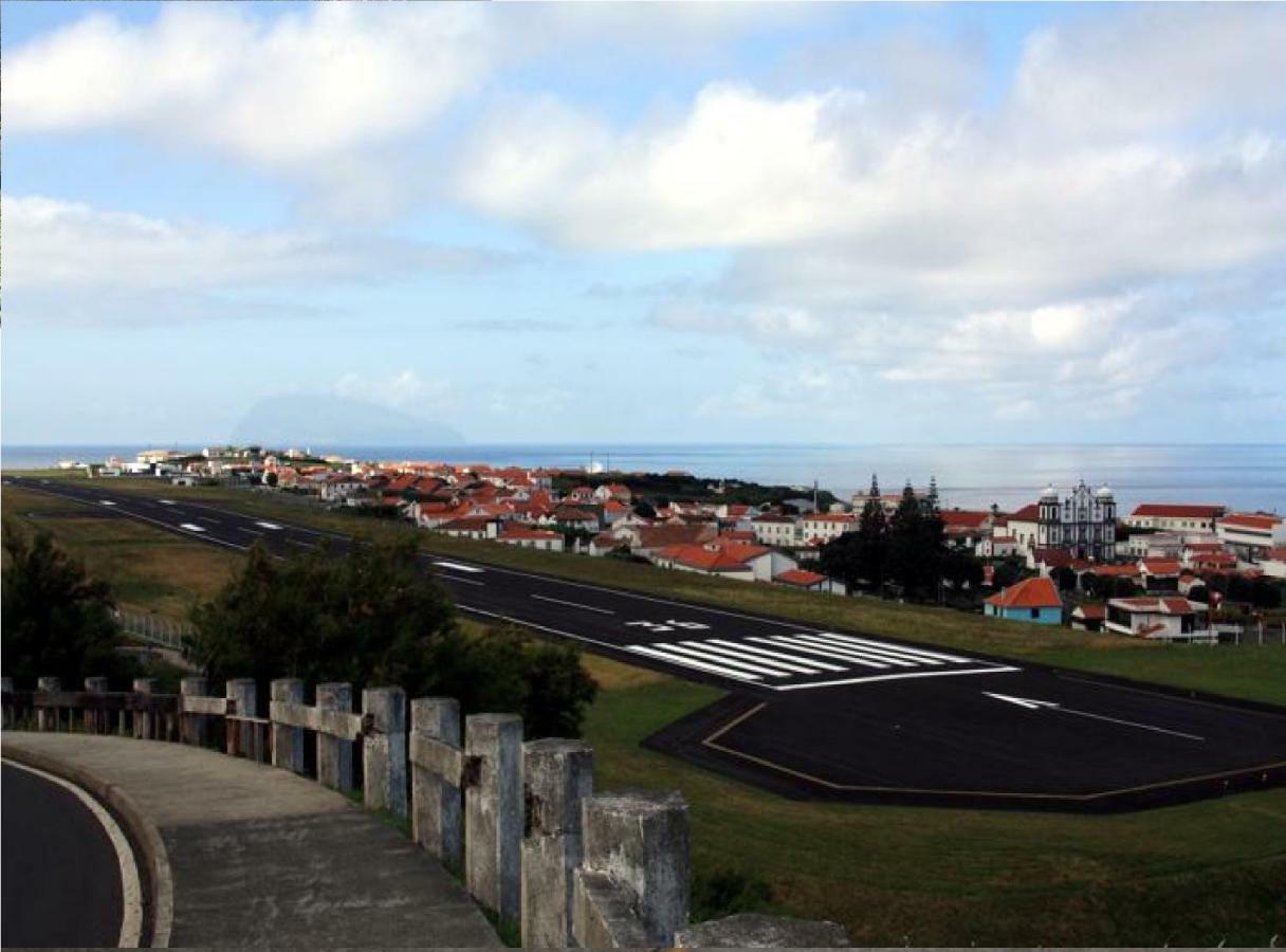 Dona Julia Santa Cruz das Flores